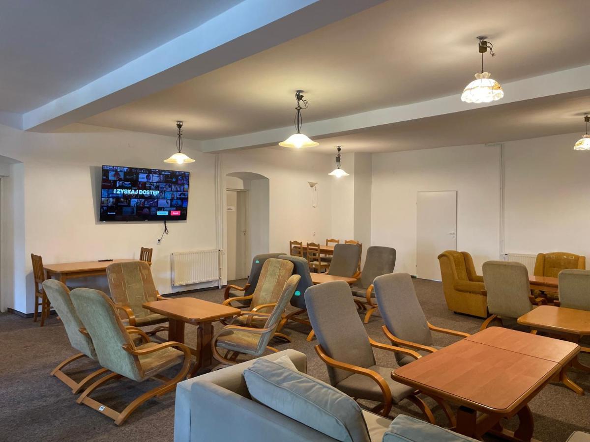 Gosciniec Szczeliniec Hostel Karlow Bagian luar foto