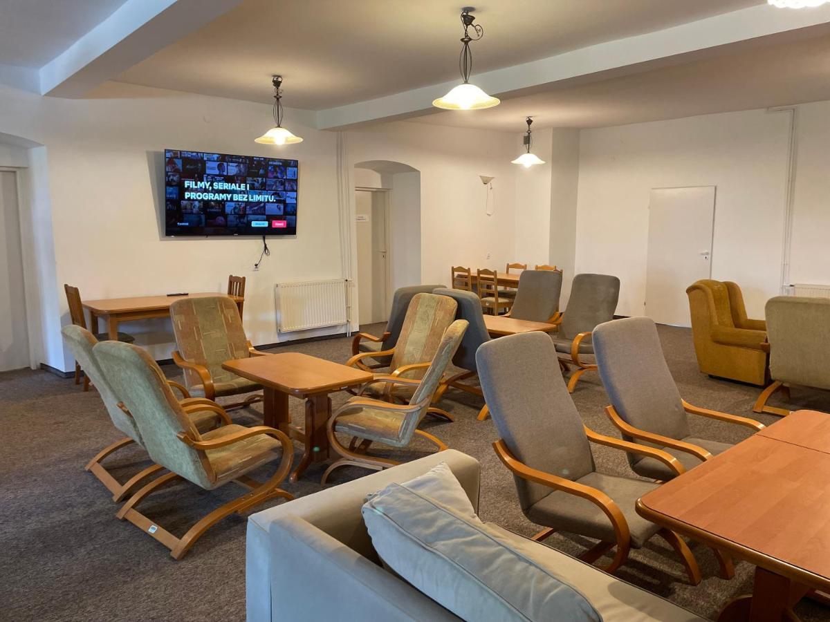 Gosciniec Szczeliniec Hostel Karlow Bagian luar foto