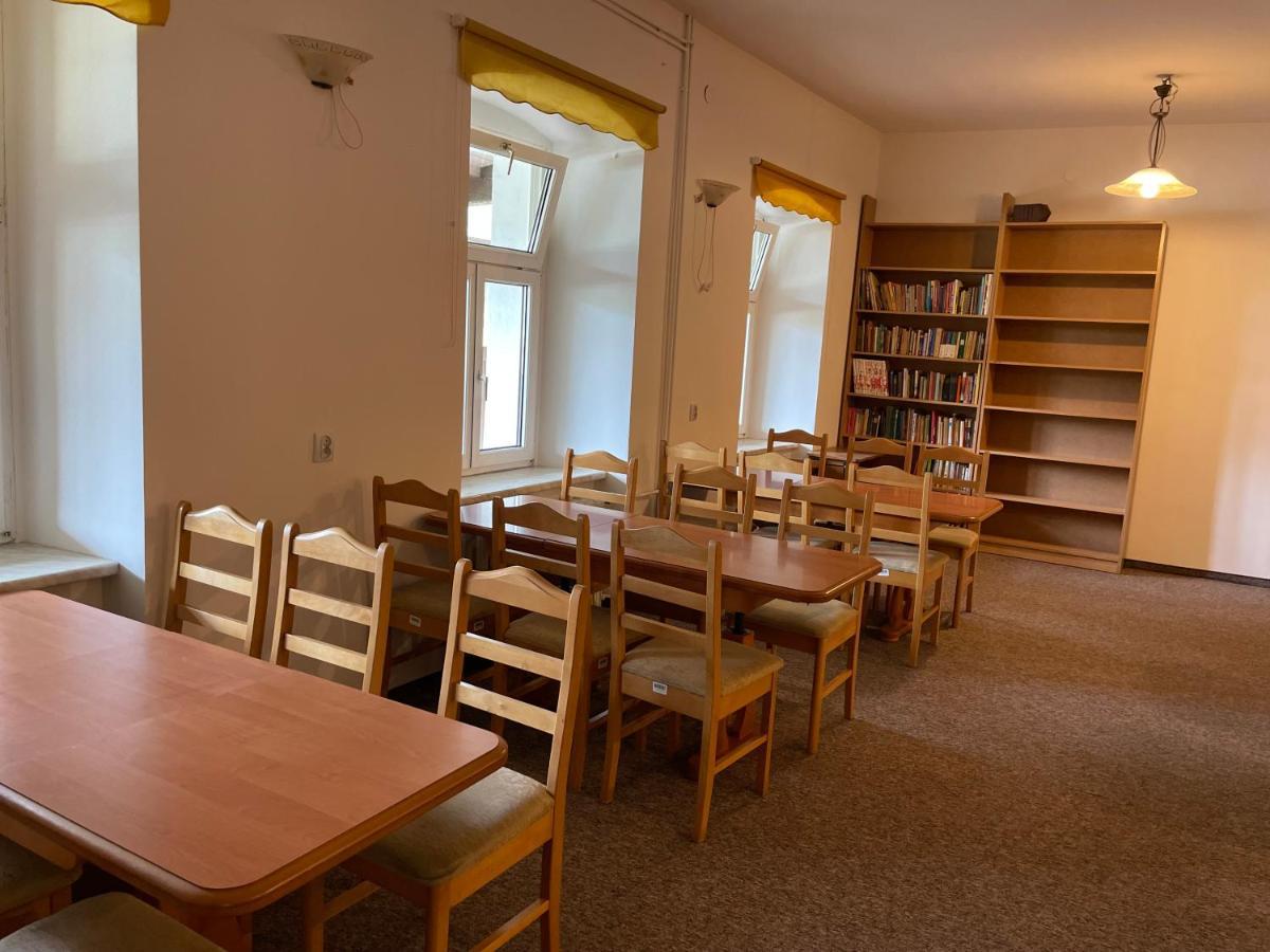 Gosciniec Szczeliniec Hostel Karlow Bagian luar foto