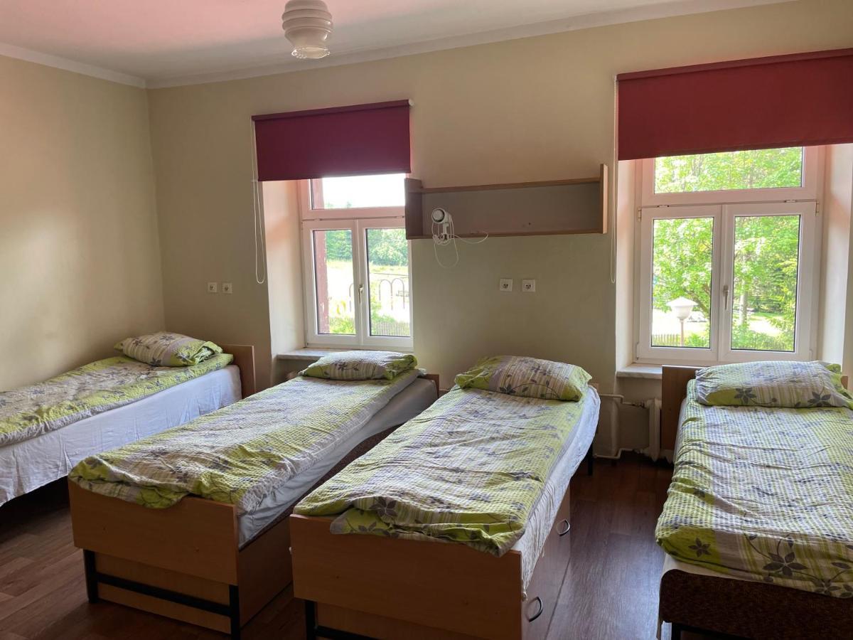 Gosciniec Szczeliniec Hostel Karlow Bagian luar foto